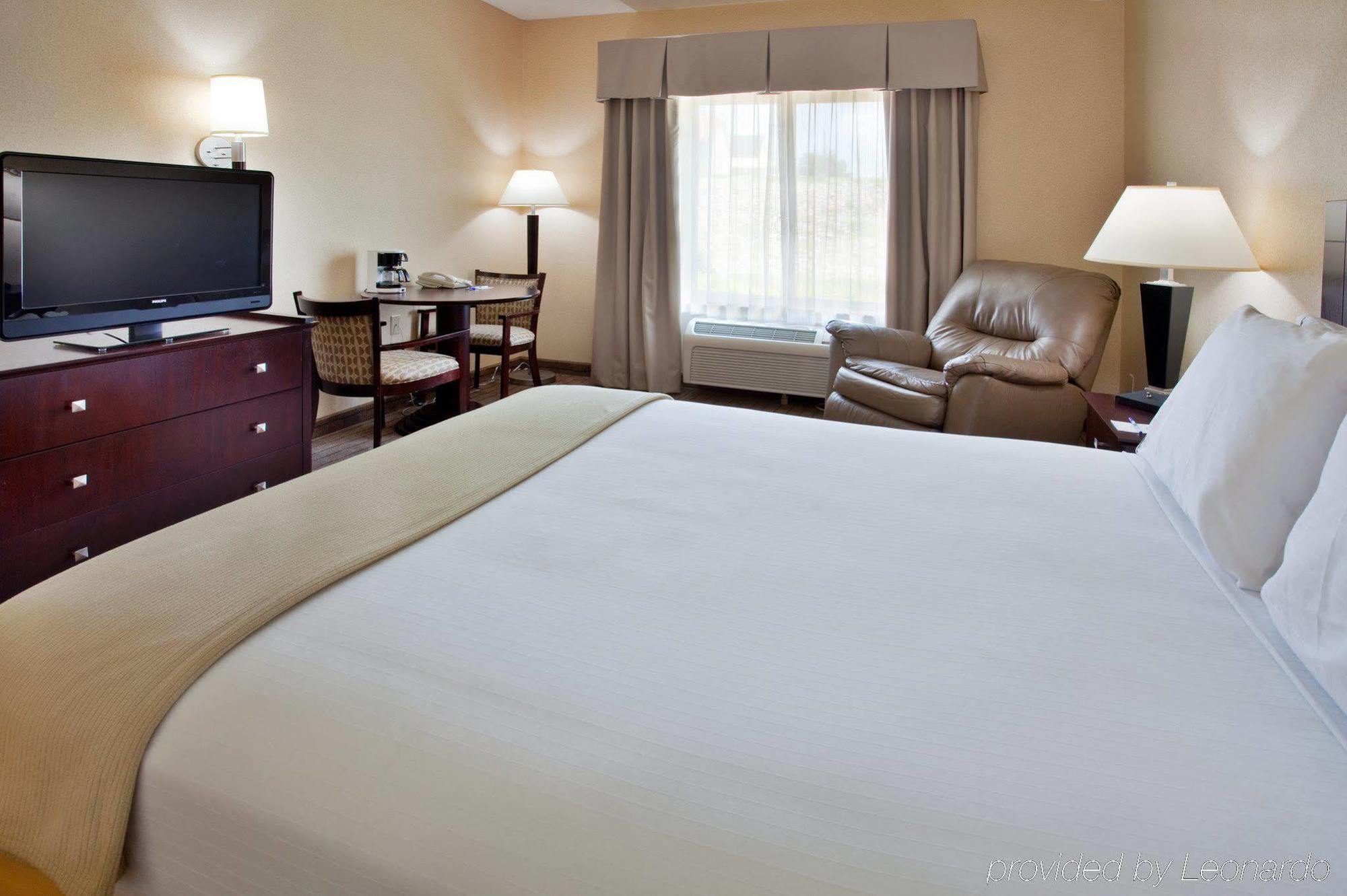 Comfort Inn & Suites - Hannibal Room photo